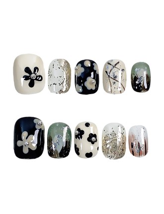 Exquisite Hand-Painted Floral Nail Art