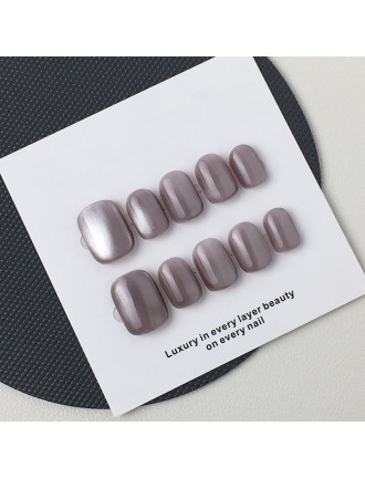 Solid Color Cat-Eye Nail Art